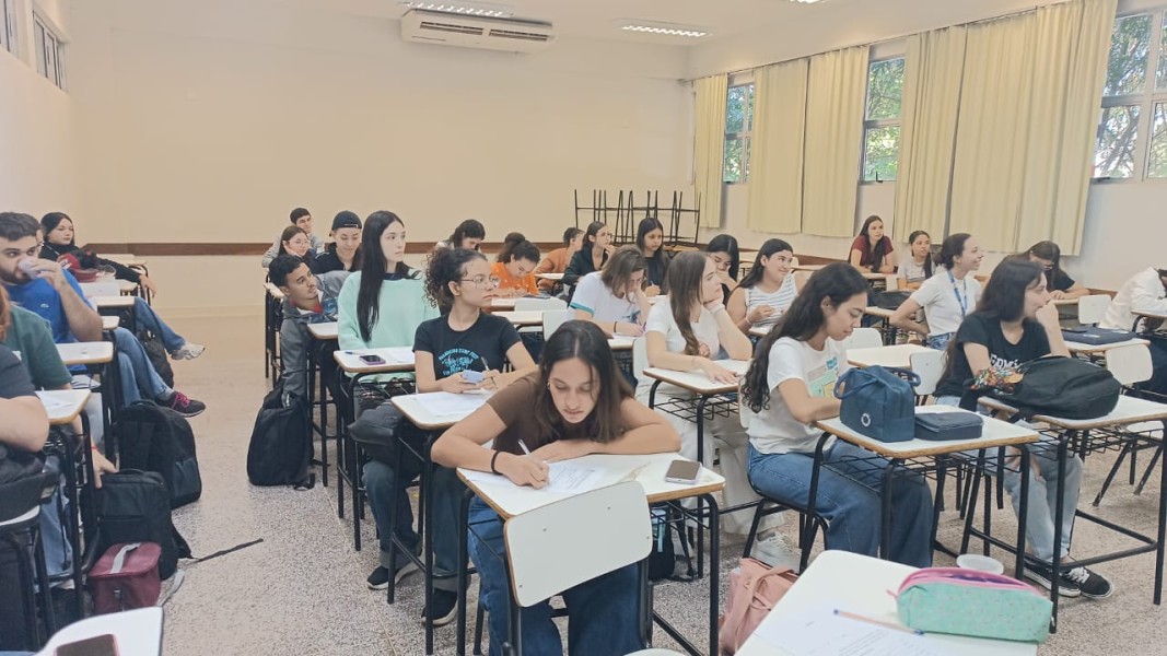 crf-pr-apresenta-o-crf-pr-junior-aos-academicos-de-farmacia-da-uninga